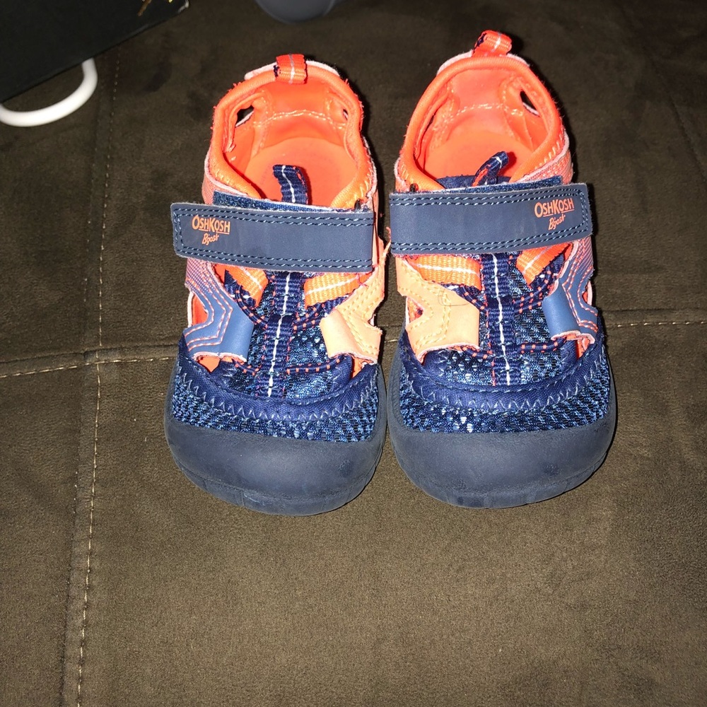 Play shoes